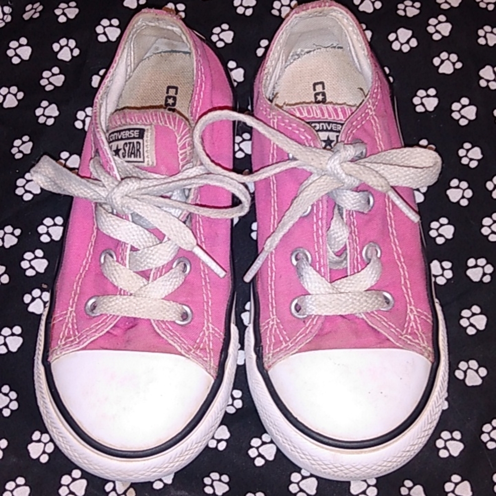 Pink Converse / size 10(toddler) but tag says infant, GOOD PLAY SHOES
